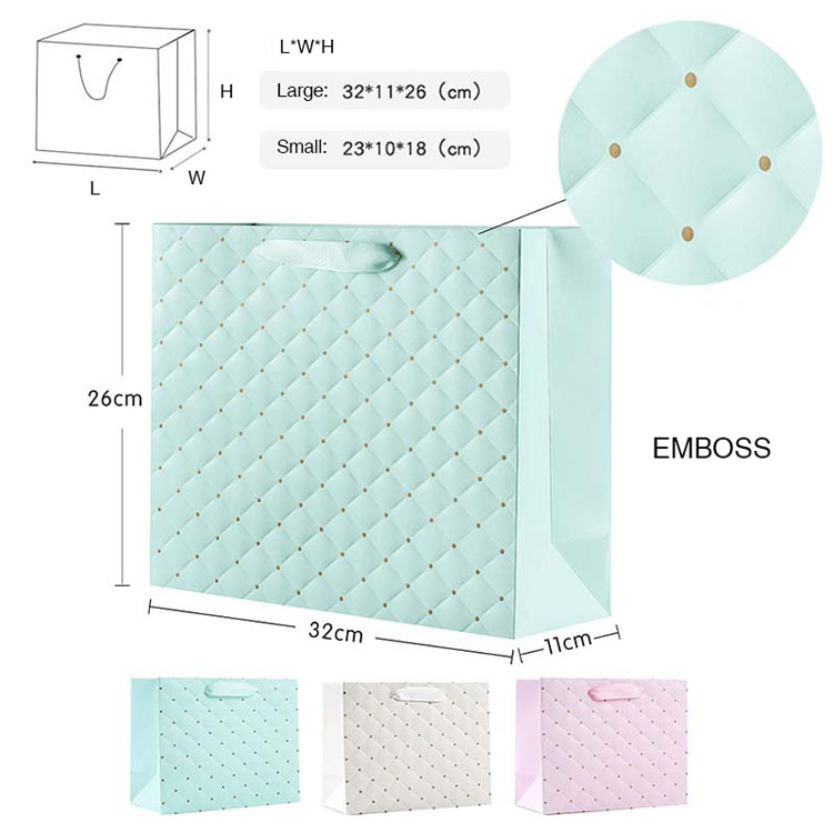Sac de papier blanc de luxe personnalisé en gros Sac en papier blanc Boutique Shopping Gift Paper Sacs avec votre propre logo