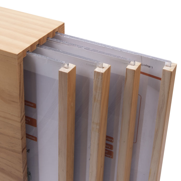 Boîte en bois à la recherche d'une boîte Eco Mailer en papier ondulé imprimé personnalisé pour emballage cadeau avec poignée
