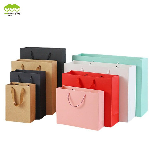 Sac en papier doré avec logo en papier laser