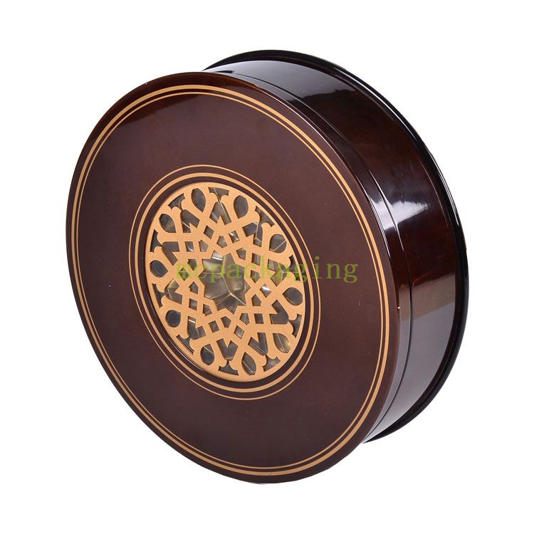 Conception rigide medjool avec séparateurs islamiques Bateel exquis Latéraux arabie arabie à la gamme de dates en bois.