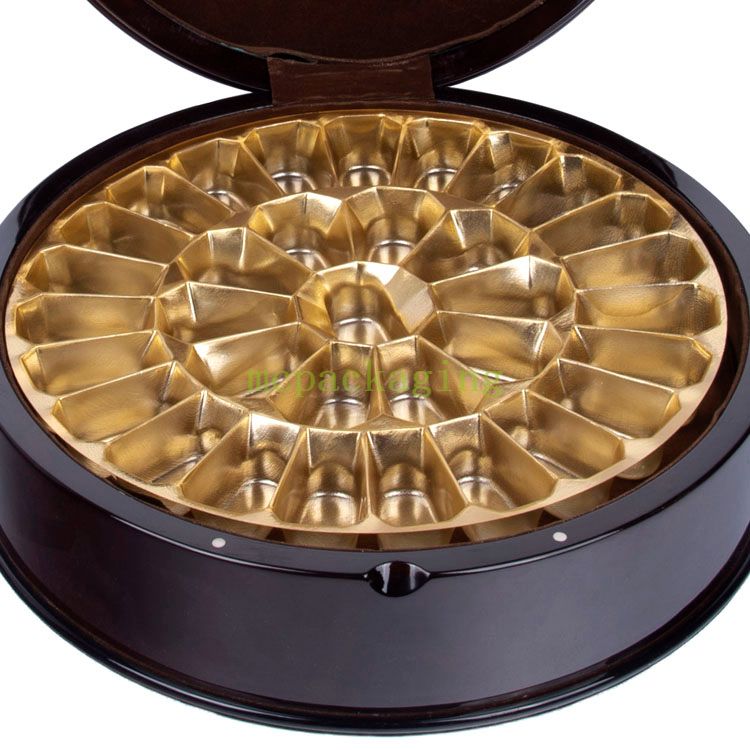 Conception rigide medjool avec séparateurs islamiques Bateel exquis Latéraux arabie arabie à la gamme de dates en bois.