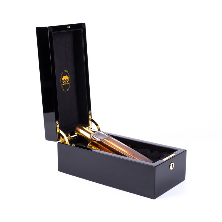 Élégante Boîte à Parfum En Bois Avec Charnières Dorées Et Serrure