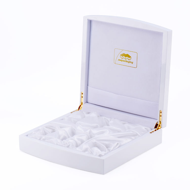 Une collection de style oriental classique et à la mode de parfum de peinture à toit incurvé exquis