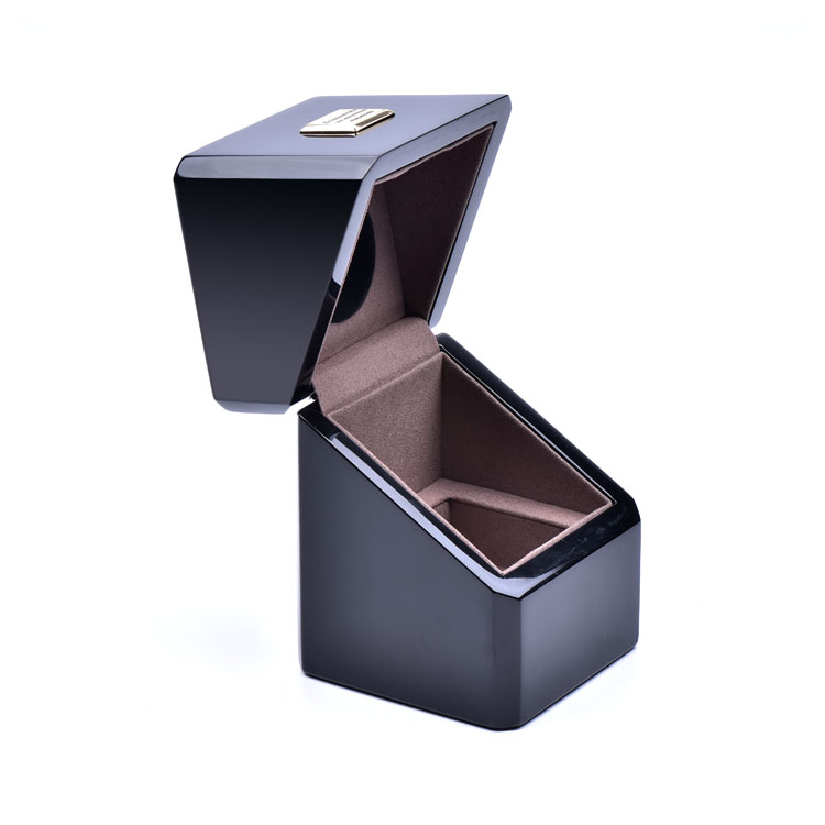 Cube Black Piano Paint Cover oblique 45 degrés Corner Perfume en bois Boîte d'emballage de parfum fait sur mesure
