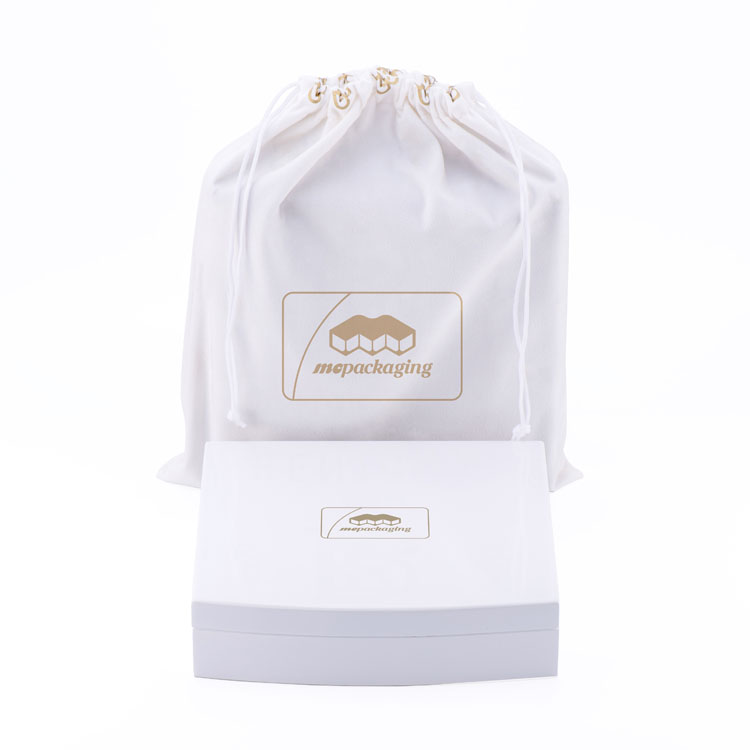 Une collection de style oriental classique et à la mode de parfum de peinture à toit incurvé exquis
