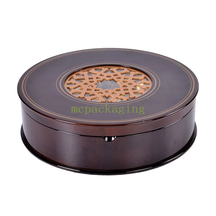 Conception rigide medjool avec séparateurs islamiques Bateel exquis Latéraux arabie arabie à la gamme de dates en bois.