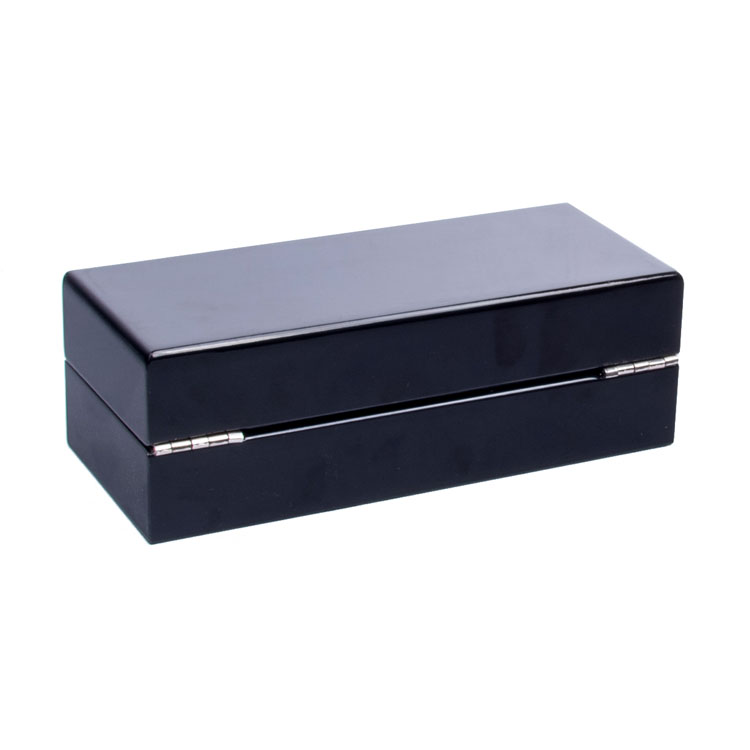 Wood USB Black plus tenant une boîte à enclos en bois avec logo personnalisé