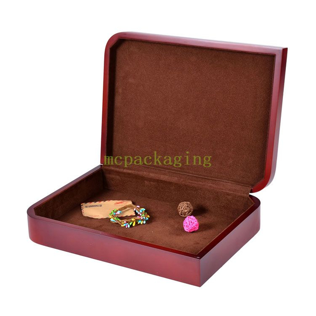 Coffre-cadeaux en bois élégants en bois