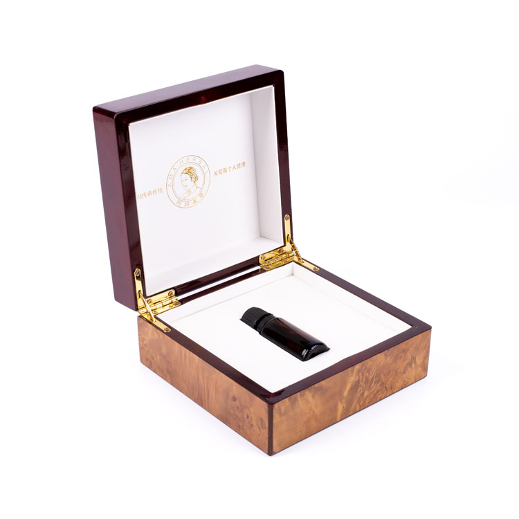 Boîtes à huile essentielle en bois peint sur mesure