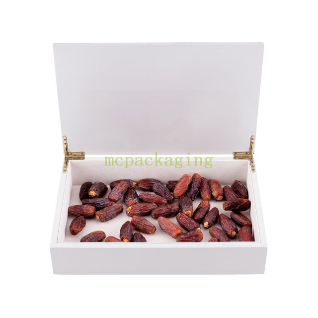 KSA JEDDAH Saison en bois Boîte en bois personnalisée Custom Custom White Open Open Lacher Gravé Côte en bois Gift Bocolates Boîte en bois Boîte en bois