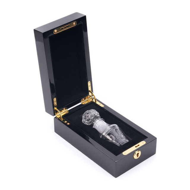 Logo en métal doré intégré dans un parfum de peinture de piano noir emballage en bois d'emballage en bois