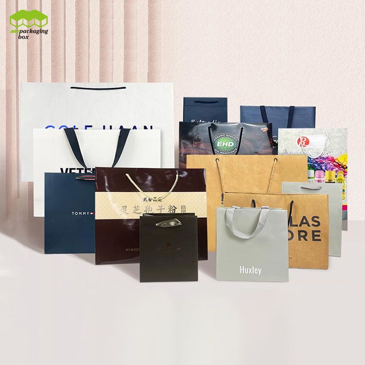 Varier la taille du sac en papier de personnalisation à faible MOQ