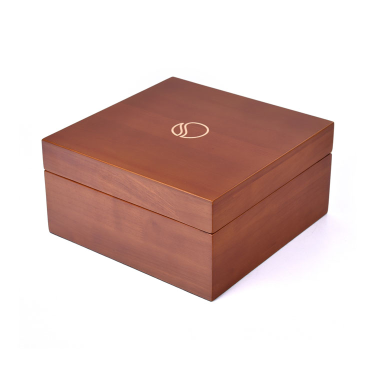 Boîte cadeau en bois gravé en bois à charnière Matt Matt