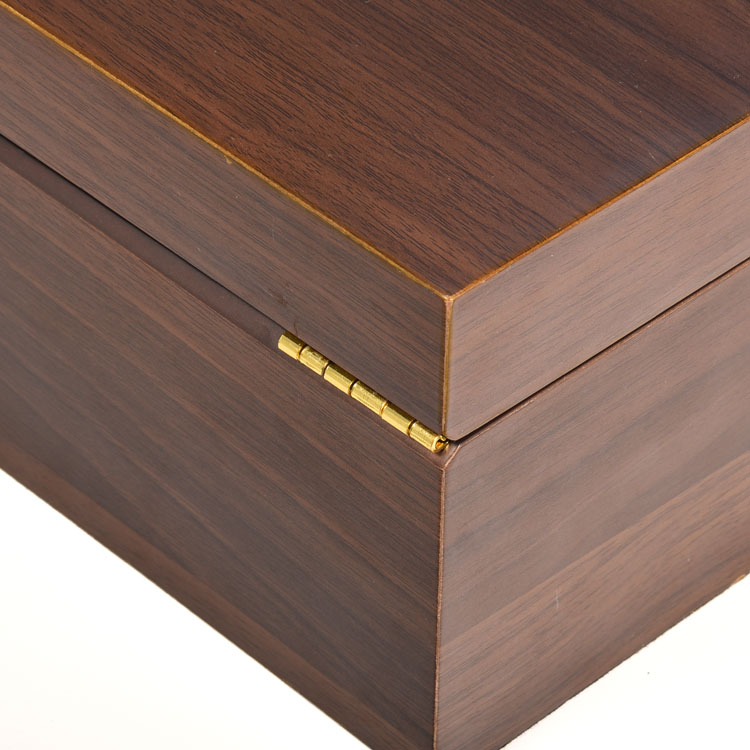 Charcuterie en cuir en cuir