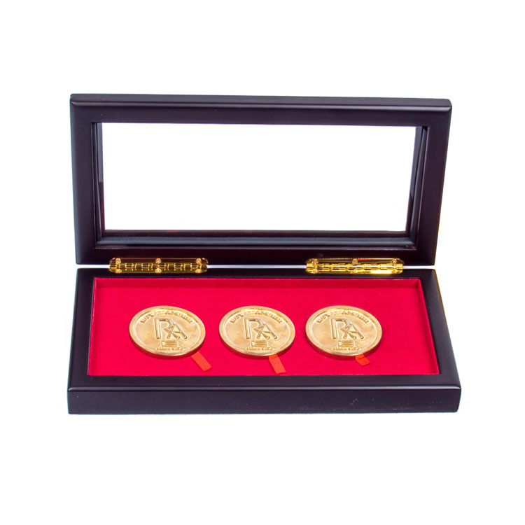 Logo personnalisé Logo 3 Slots Collection Coins Boîte en bois Souveniture MDF Boîte de monnaie en argent en bois pour l'affichage Woodbox