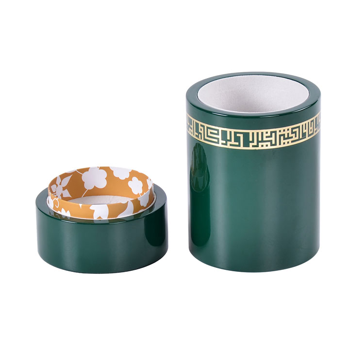 Étiquette en métal ronde avec décoration de bordure et de motif, peinture de piano vert, parfum haut de gamme en bois en bois