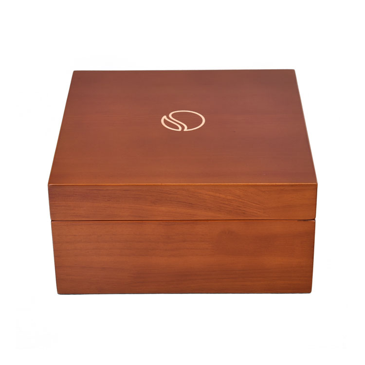 Boîte cadeau en bois gravé en bois à charnière Matt Matt